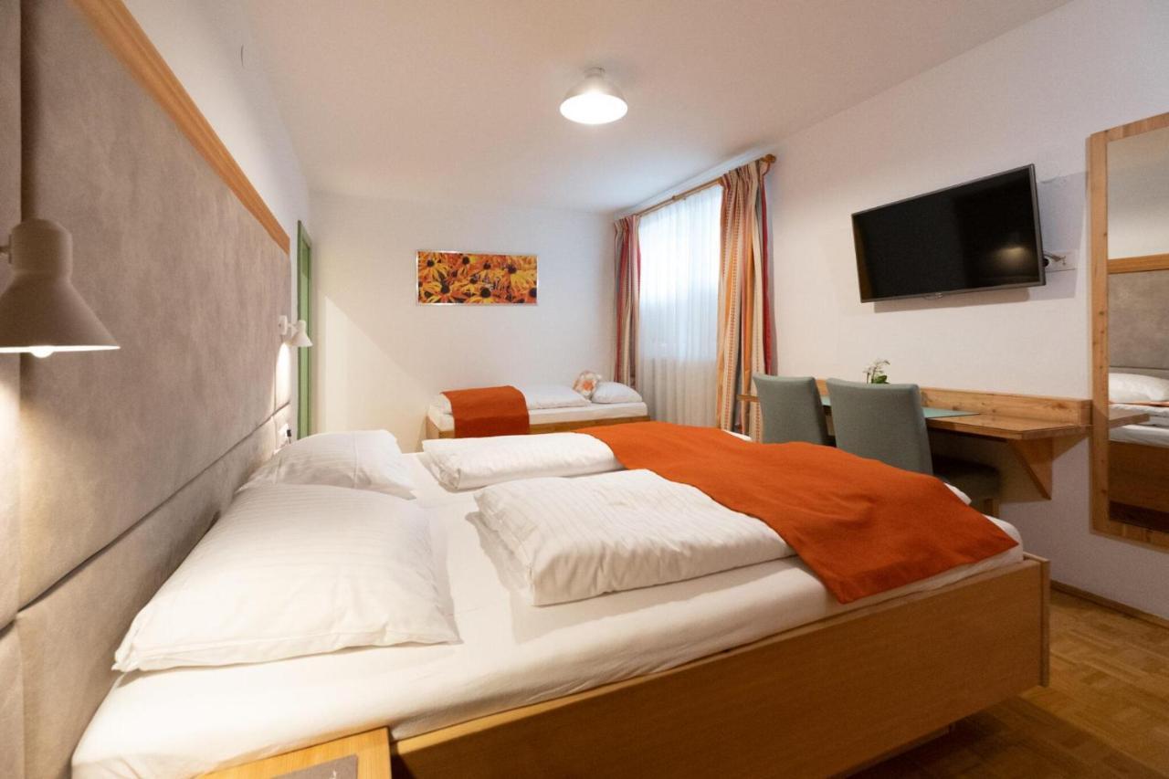 Santner, Hotel Ойгендорф Екстериор снимка