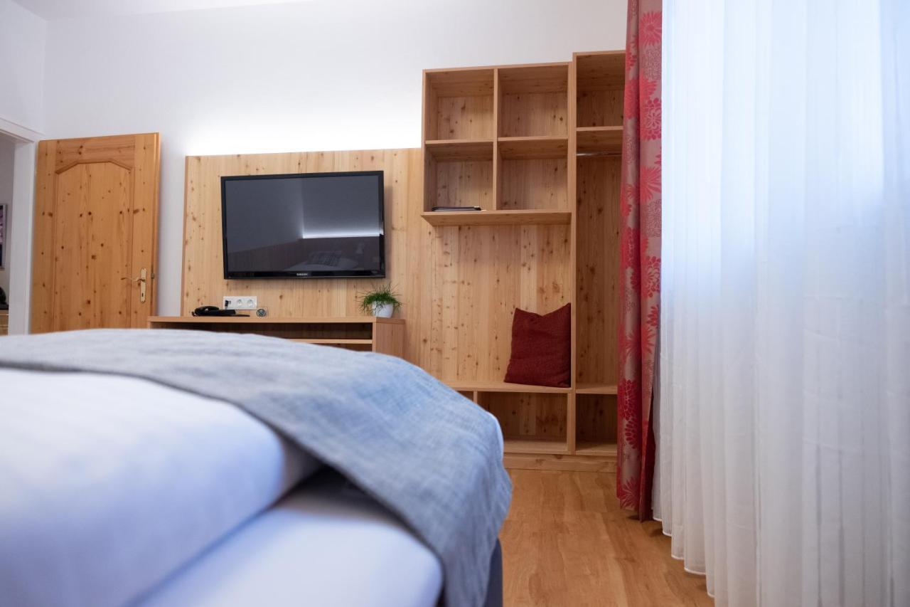 Santner, Hotel Ойгендорф Екстериор снимка