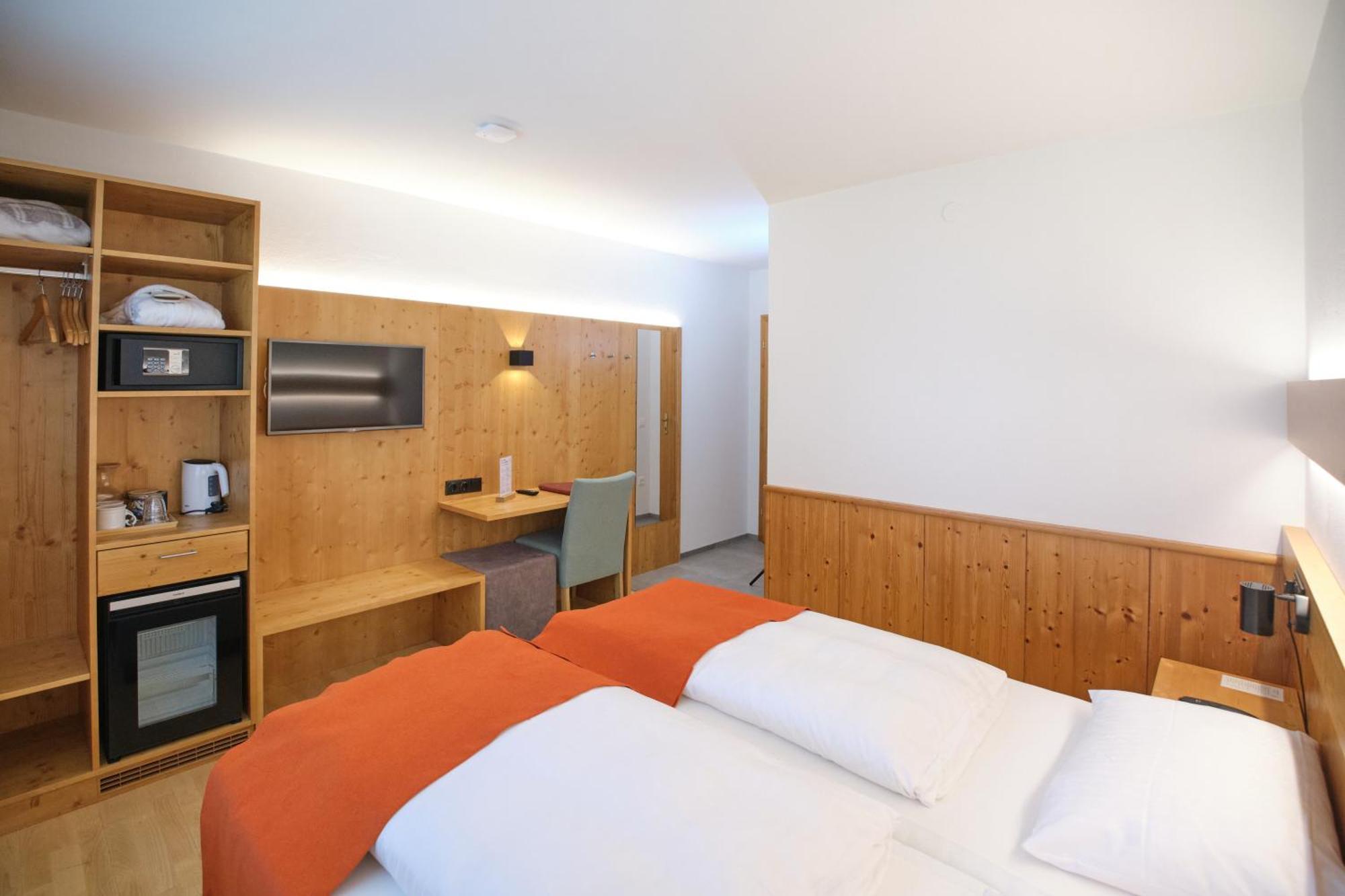 Santner, Hotel Ойгендорф Екстериор снимка