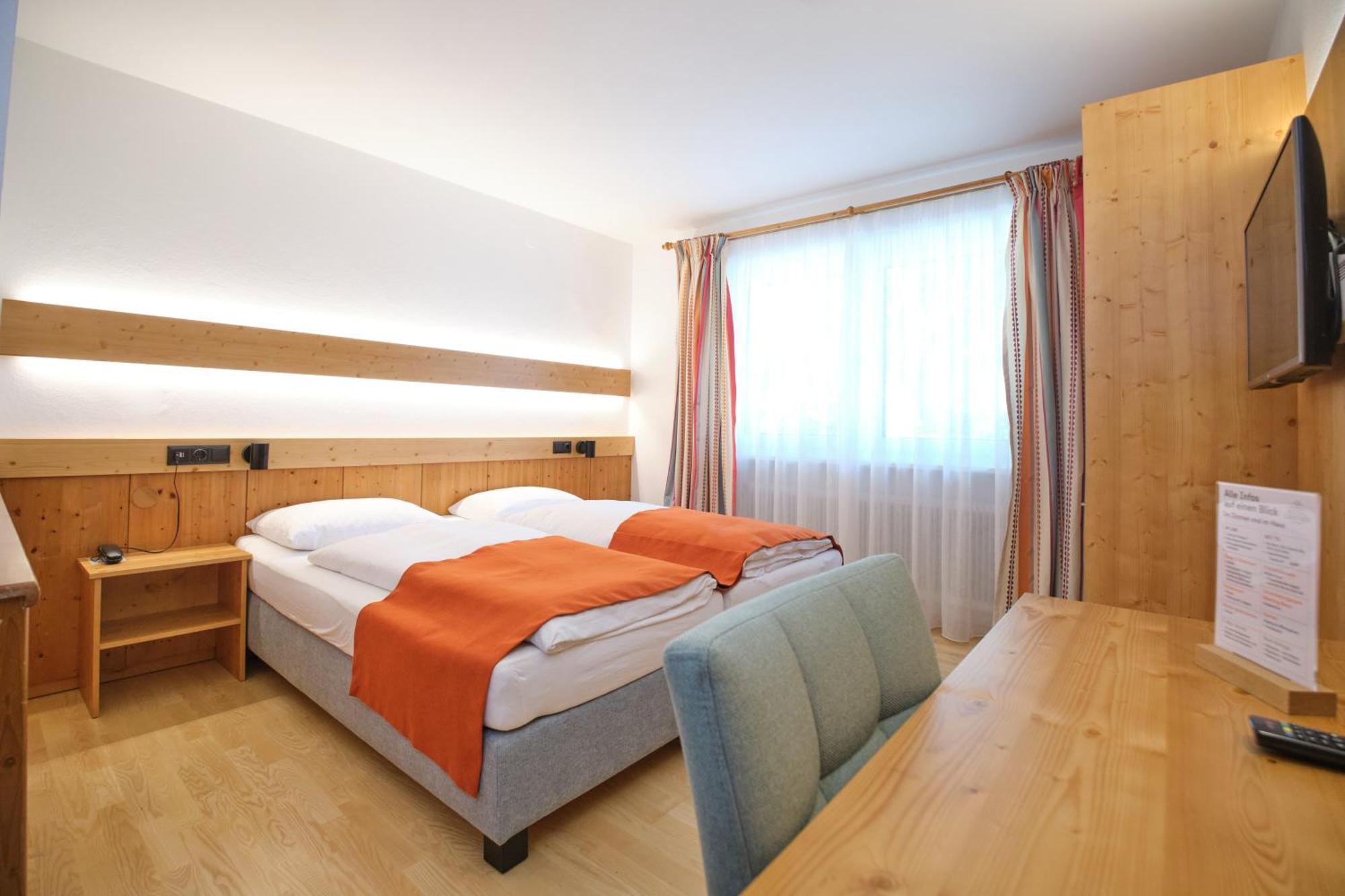 Santner, Hotel Ойгендорф Екстериор снимка