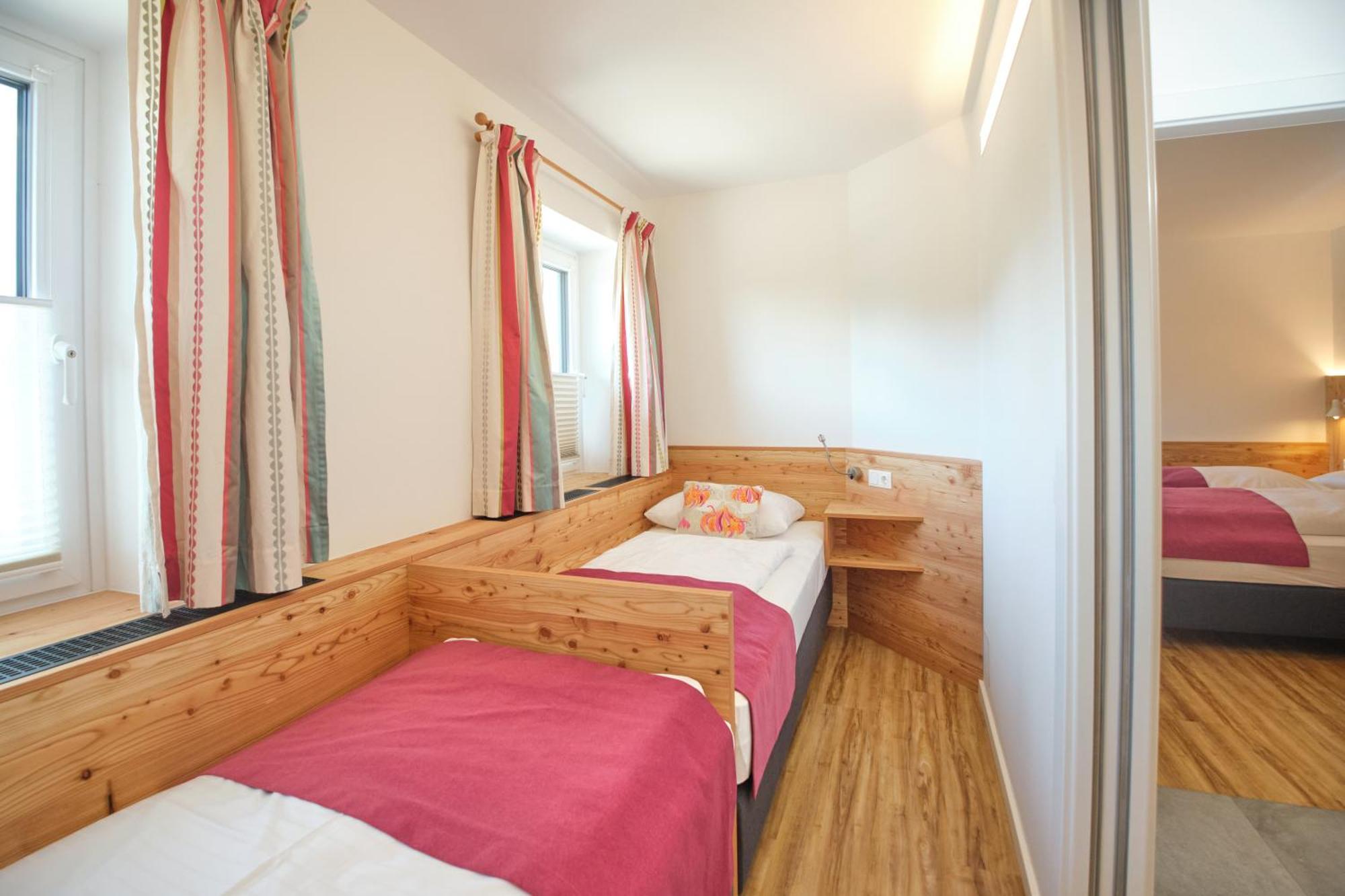 Santner, Hotel Ойгендорф Екстериор снимка