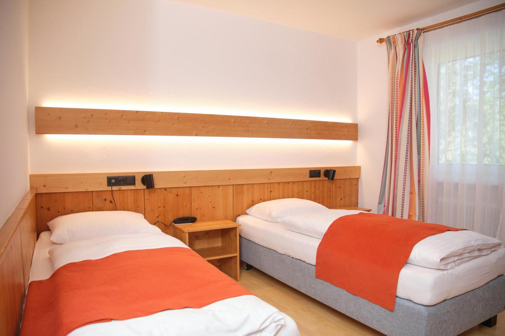 Santner, Hotel Ойгендорф Екстериор снимка