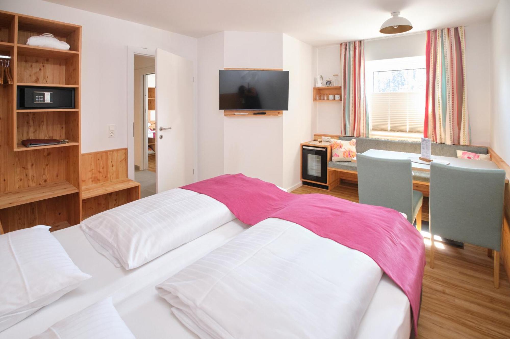 Santner, Hotel Ойгендорф Екстериор снимка