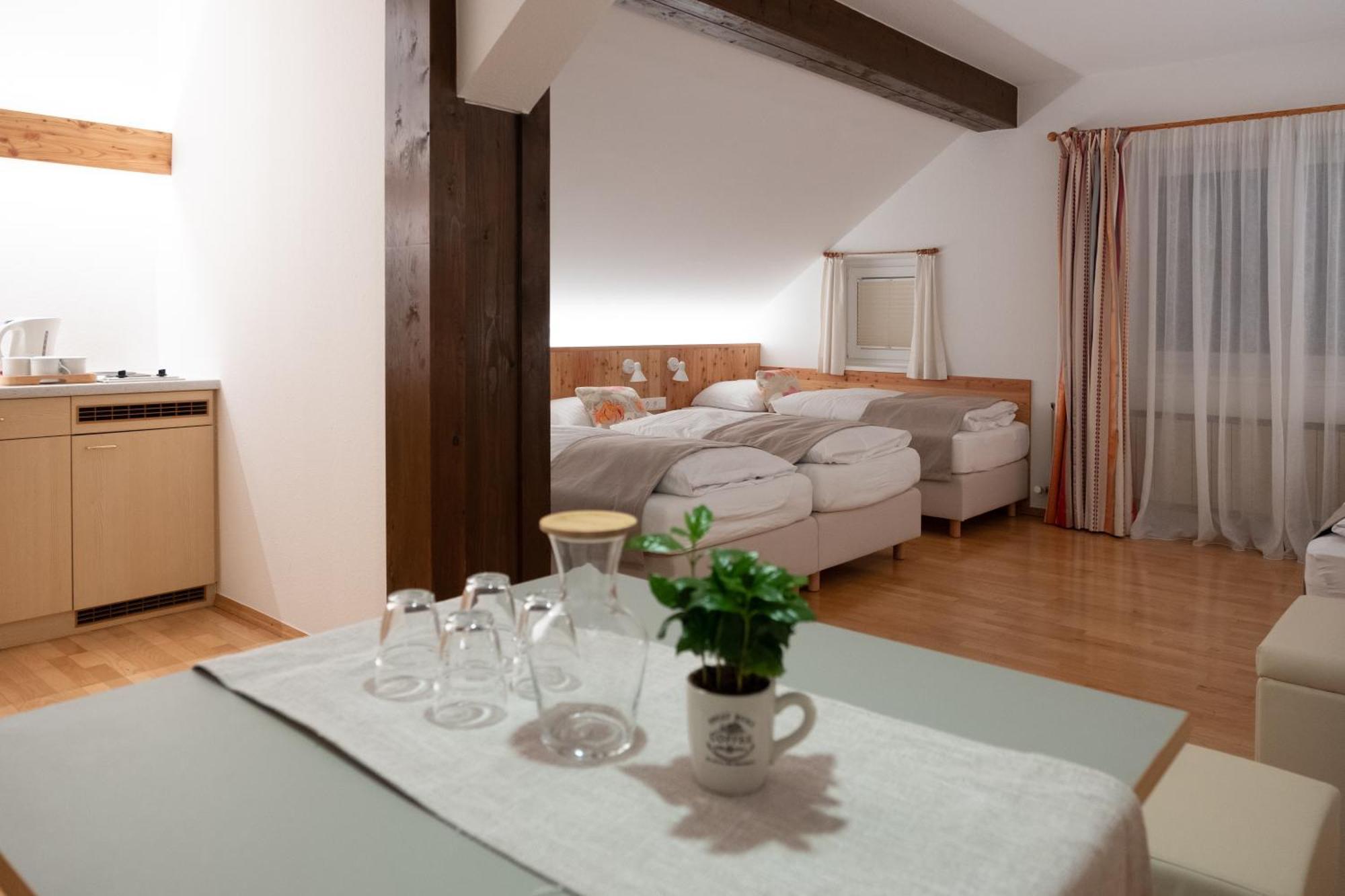 Santner, Hotel Ойгендорф Екстериор снимка